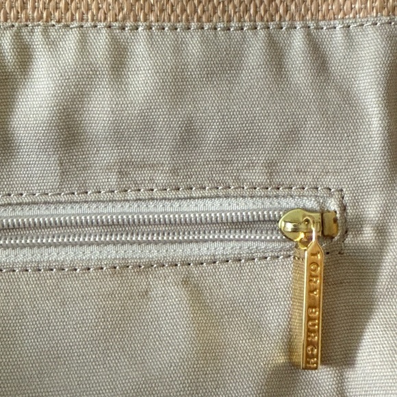 TORY BURCH Ella Tote Bag in White Patent Leather and Beige Raffia/Canvas Fabric - Picture 12 of 13